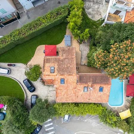 Reckina Havre De Paix Avec Piscine Et Jardin Pensión
